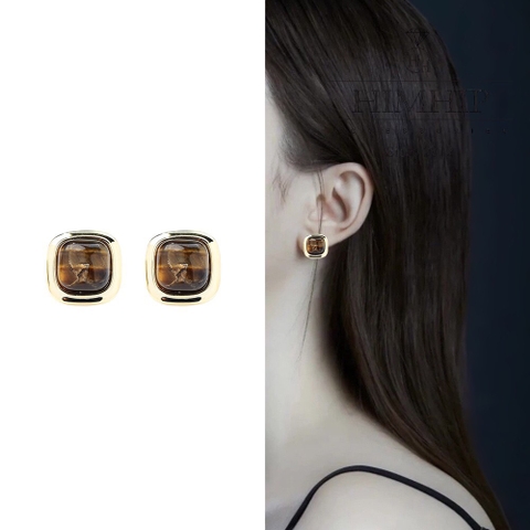 Khuyên Tai Nụ HimHip Mặt Đá Nâu Viền Vàng Sang Trọng HKCC Đính Đá 1.5x1.5cm