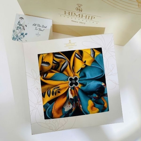 Set Quà 20/10 HimHip Khăn Lụa 70x70cm & Cài Khăn Kèm Túi Hộp Thiệp - 1395