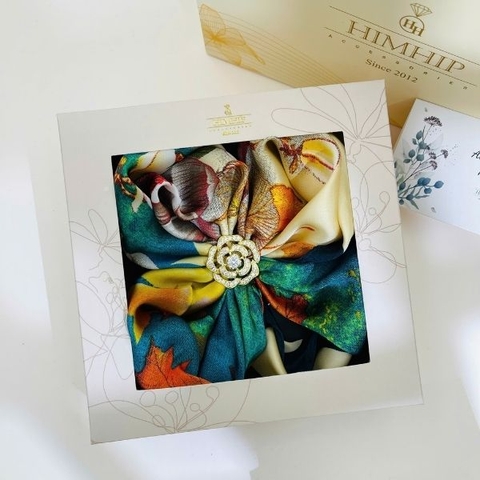 Set Quà 20/10 HimHip Khăn Lụa 70x70cm & Cài Khăn Kèm Túi Hộp Thiệp - 475