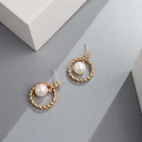 Khuyên Tai Ngắn HimHip Tháp Tam Giác Sang Trọng HKCC Đính Phale 3cm