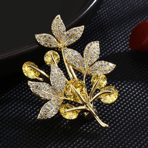 Trâm, Ghim Cài Áo HimHip Lá Ô Liu Vàng Sang Trọng HKCC Đính Phale 3*4cm