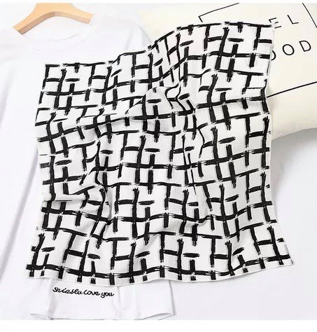 Set Quà HimHip Khăn Lụa Viscose 53x53cm & Cài Áo Kèm Túi Hộp Thiệp - 05