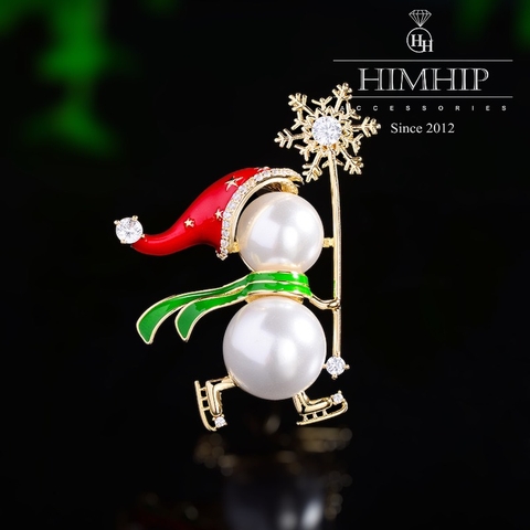 [Noel] Trâm, Ghim Cài Áo HimHip Hình Người Tuyết Cầm Cây Quyền Trượng Đáng Yêu HKCC Mix Trai 3*4cm