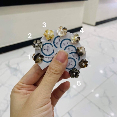 Pin Cài Áo HimHip Hoa Mai Khảm Trai Nhỏ Thanh Lịch HKCC Mix Trai 1.3cm