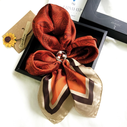 Set Quà Tặng Khăn Lụa Vuông Khổ 70 Kèm Cài Khăn - 277 (Combo đã bao gồm túi hộp thiệp)