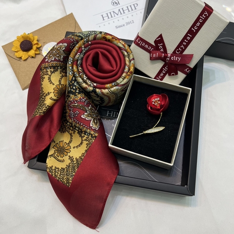 Set Quà Tặng Khăn Lụa Vuông Khổ 70 Kèm Cài Áo - 175 (combo đã bao gồm túi hộp thiệp)