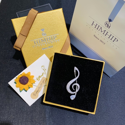 Trâm, Ghim Cài Áo HimHip Nam Nữ Nốt Nhạc Sang Trọng HKCC Đính Phale 2,5*5,7cm