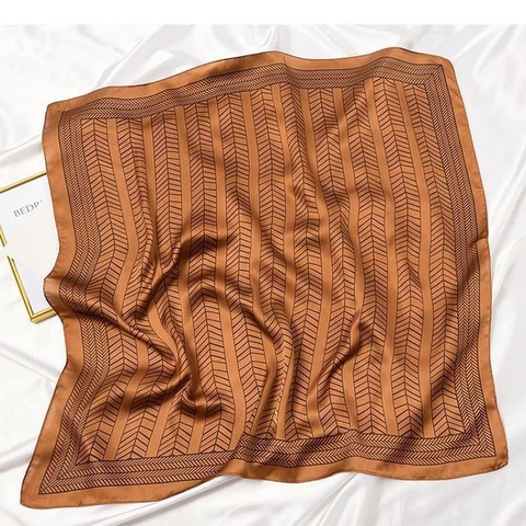 Set quà tặng khăn lụa vuông khổ 70 kèm cài khăn (không kèm cài áo) - 120