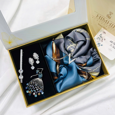 Set Quà HimHip Khăn Lụa Cao Cấp 65x65cm & Cài Khăn, Cài Áo, Khuyên Tai Và Kẹp Bấm Kèm Túi Hộp Thiệp - 1182