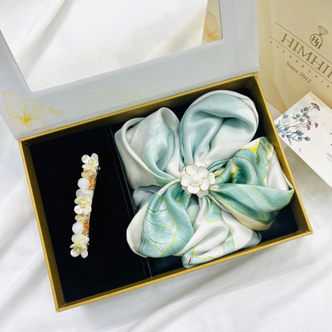 Set Quà HimHip Khăn Lụa Cao Cấp 65x65cm & Cài Khăn Và Kẹp Bấm Kèm Túi Hộp Thiệp - 1246