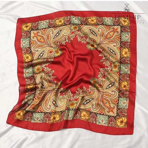 Set Quà Noel Khăn Lụa Vuông 70*70cm & Cài Áo Kèm Túi Hộp Thiệp - 286