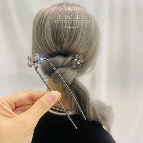 Set Quà HimHip Khăn Lụa Vuông 70x70cm & Cài Khăn, Trâm Cài Tóc Kèm Túi Hộp Thiệp - 643