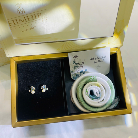 Set Quà HimHip Khăn Lụa Cao Cấp 53*53cm & Khuyên Tai Kèm Túi Hộp Thiệp - 957