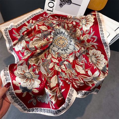 Set Quà Valentine HimHip Khăn Lụa Vuông 70x70cm & Kẹp Mái Kèm Túi Hộp Thiệp - 124