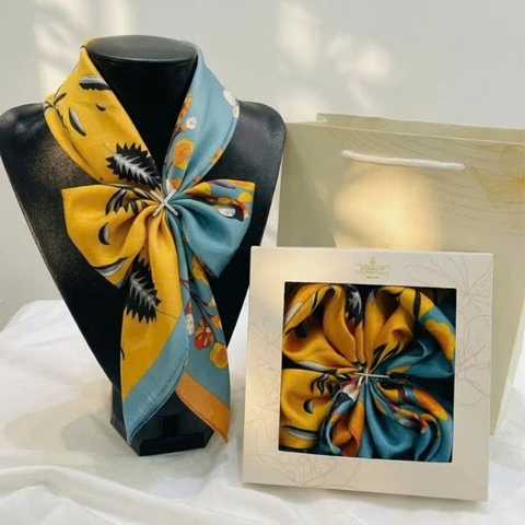 Set Quà 20/10 HimHip Khăn Lụa 70x70cm & Cài Khăn Kèm Túi Hộp Thiệp - 480