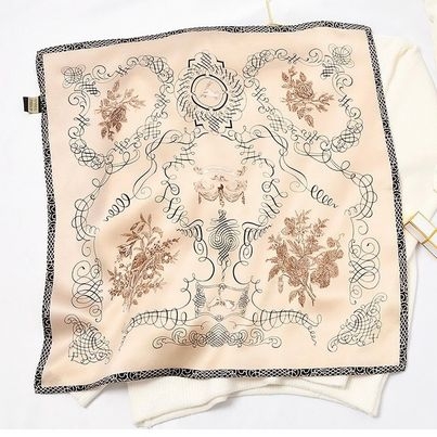 Set Quà HimHip Khăn Lụa Cao Cấp 53*53cm & Cài Áo Kèm Túi Hộp Thiệp - 1142