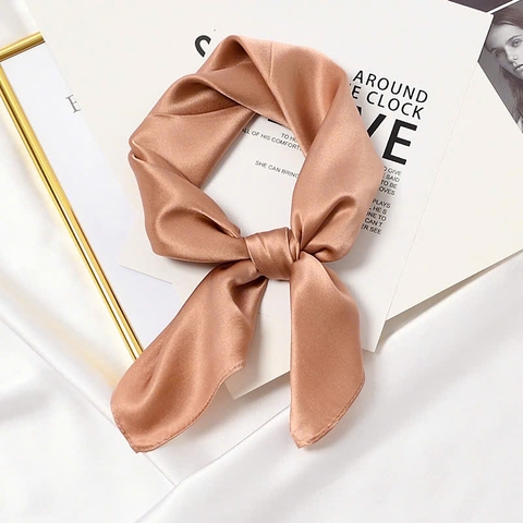 Set Quà HimHip Khăn Lụa Cao Cấp 53*53cm & Cài Áo Kèm Túi Hộp Thiệp - 1143