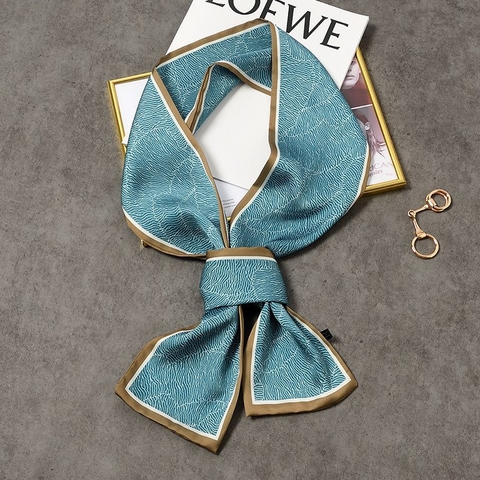 Set Quà HimHip 20/11 Khăn Lụa Dài & Cài Áo Kèm Túi Hộp Thiệp - 1121