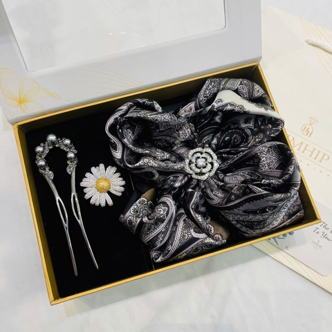 Set Quà HimHip Khăn Lụa Vuông 70x70cm & Cài Khăn, Cài Áo, Trâm Cài Tóc Kèm Túi Hộp Thiệp - 644