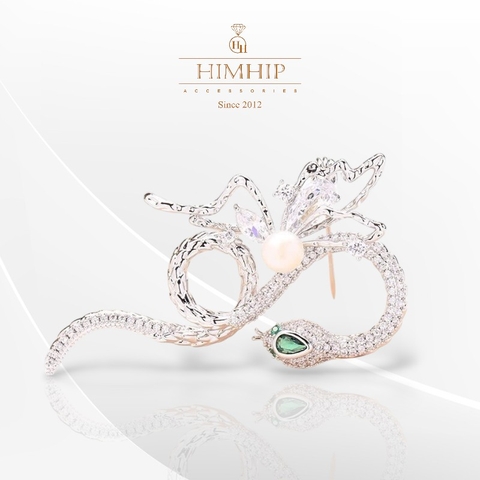 Trâm, Ghim Cài Áo Nam Nữ HimHip Rắn Mắt Xanh Phối Bướm Sang Trọng HKCC Mix Trai 3*5,5cm