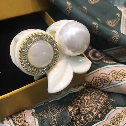 Kẹp Càng Cua HimHip Composite Đính Hạt Giả Trai Thanh Lịch 8 Răng 3.5x4.5cm