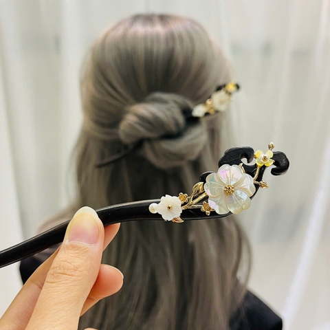 Set Quà HimHip Khăn Lụa Vuông 70x70cm & Trâm Cài Tóc Kèm Túi Hộp Thiệp - 41