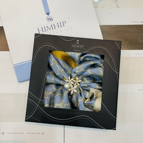 Set Quà Himhip Khăn Lụa Cao Cấp 65*65cm & Cài Khăn Kèm Túi Hộp Thiệp (Không Kèm Cài Áo) - 238