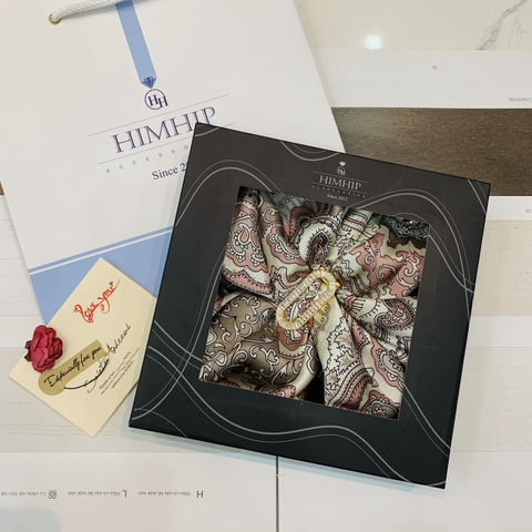 Set Quà Himhip Khăn Lụa Cao Cấp 65*65cm & Cài Khăn Kèm Túi Hộp Thiệp (Không Kèm Cài Áo) - 233