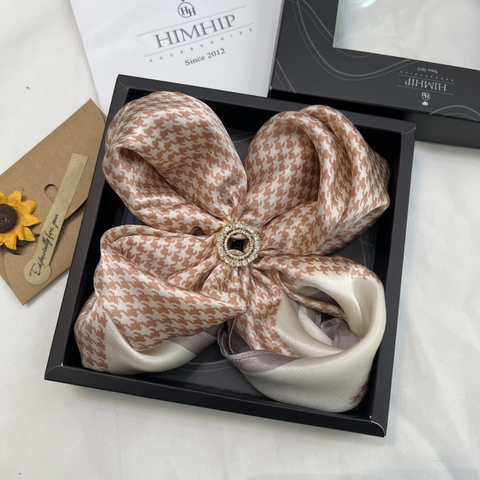 Set Quà Tặng Khăn Lụa Vuông Khổ 65 & Cài Khăn Kèm Túi Hộp Thiệp (Không kèm cài áo) - 293