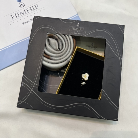 Set Quà Tặng Khăn Lụa Vuông Khổ 70 Kèm Cài Áo - 233 (Combo đã bao gồm túi hộp thiệp)