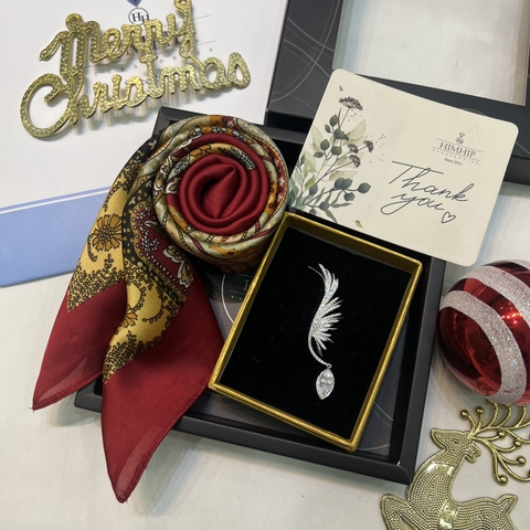 Set Quà Noel Khăn Lụa Vuông 70*70cm & Cài Áo Kèm Túi Hộp Thiệp - 286