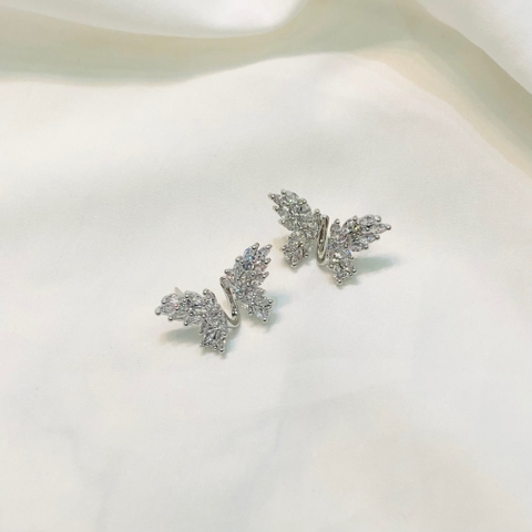 Khuyên Tai Nụ HimHip Bươm Bướm Trắng Sang Trọng HKCC Đính Phale 2.8x1.5cm