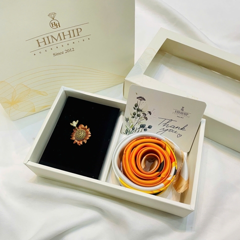 Set Quà Himhip Khăn Lụa Vuông 53x53cm & Cài Áo Kèm Túi Hộp Thiệp  - 65