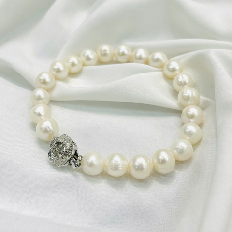 Vòng Tay HimHip Trai Thật Khóa Hoa Trắng Quý Phái