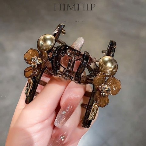 Kẹp Càng Cua HimHip Composite Hoa Nâu 3 Cánh Gắn Hạt Giải Trai 7x3.5cm