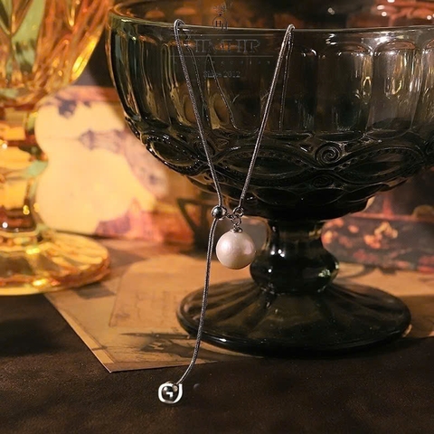 Vòng Cổ HimHip HKCC Dây Rút Sợi Mì Một Bên Gắn Hạt Trai Dị 78cm