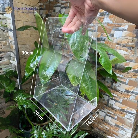 Giỏ Mica Trong Suốt Tam Giác - KCK