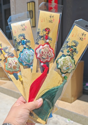 Dây Treo Tết Hình Hoa - 1 Cái - NY