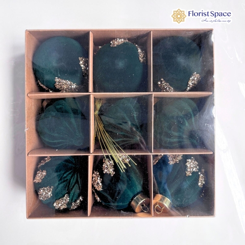 Hộp Châu Giáng Sinh - Nhung Mix 9 Chi Tiết - 8cm - MC