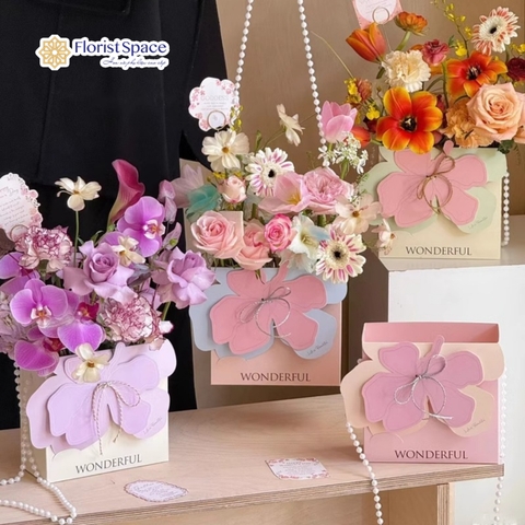 Túi Hoa Vuông Kèm Quai Ngọc