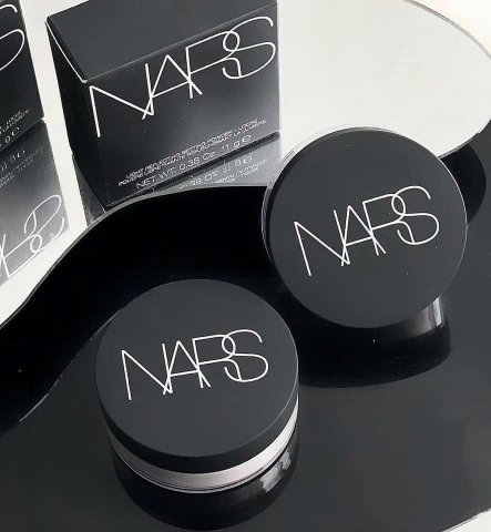 Phấn Phủ dạng bột Kiềm dầu Nars Light Reflecting Setting Powder