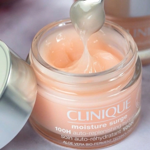 Kem Dưỡng Clinique Moisture Surge