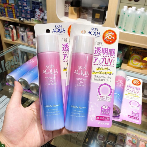 Xịt Chống Nắng Rohto Skin Aqua Tone UP Spray SPF50 70g