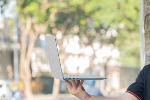 Dell Inspirion 5515 Ryzen R5-5500U, RAM 8G, SSD 256G NVMe, VGA AMD Vega 7, màn 15.6 inh Full HD IPS