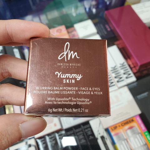 Danessa Myricks Yummy Skin Blurring balm powder