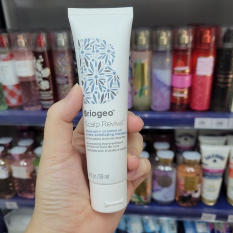 Dầu gội tẩy da chết Briogeo Scalp Revival Charcoal + Coconut Oil Micro-exfoliating Scalp Scrub Shampoo 59ml