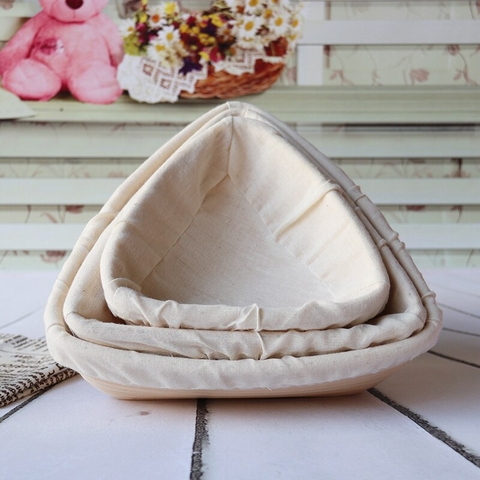 Triangle Banneton Basket With Cloth Liner