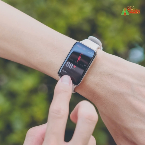 Bạn Cần Một Thiết Bị Đeo Thông Minh Với GPS Riêng Biệt