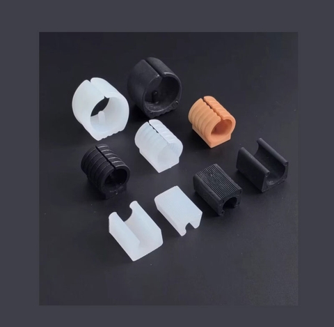 Kẹp nhựa chữ U cố định chân ghế hội nghị – Kẹp ống thép