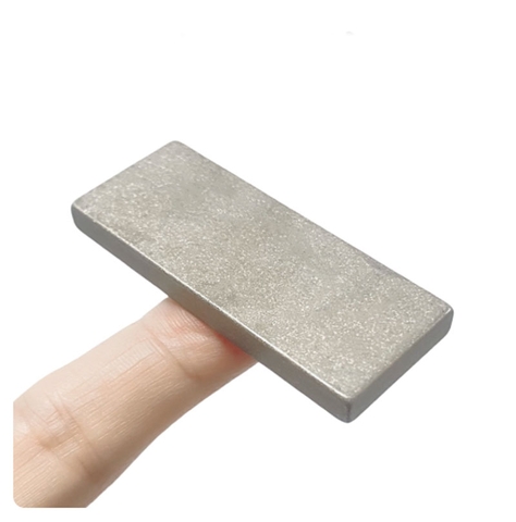 Nam châm chịu nhiệt độ 350 độ C kích thước dài 50mm